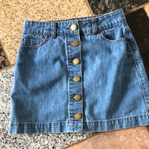 Jean skirt forever 21 size small.